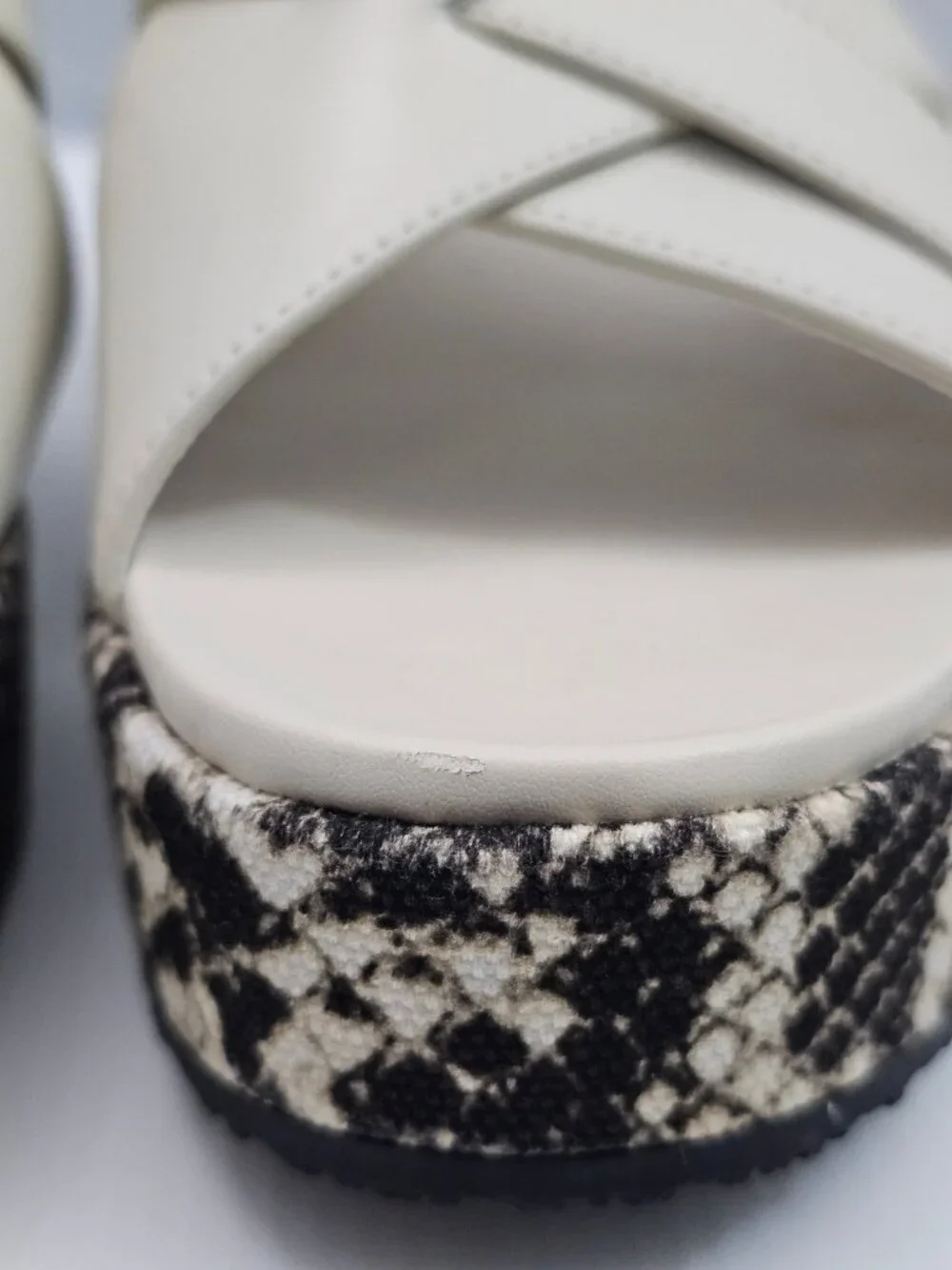 Vionic Dawn Wedge Slide Sandals Womens 9 Cream Leather Snake Print Platform